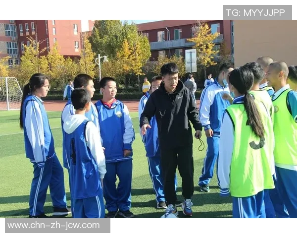 掌握足球接球技巧的全面指南助你提升球技与比赛表现 掌握足球接球技巧的全面指南助你提升球技与比赛表现